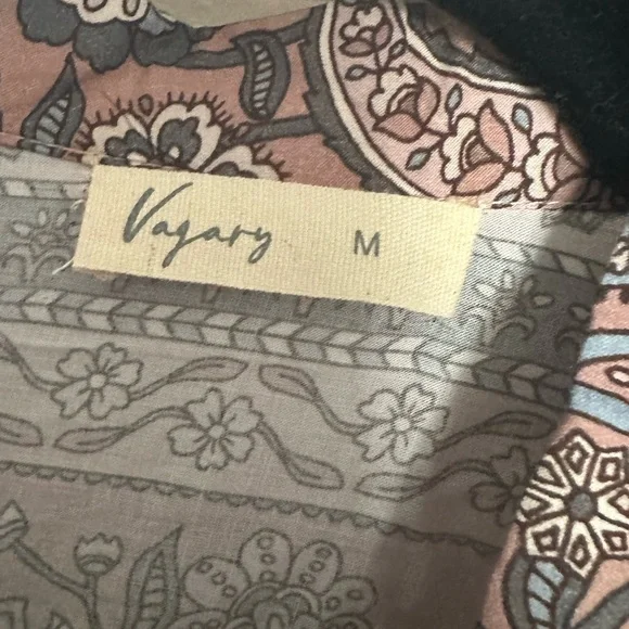 VAGARY TOP & SKIRT set size “M” fits sizes 14-26 - Picture 4 of 6